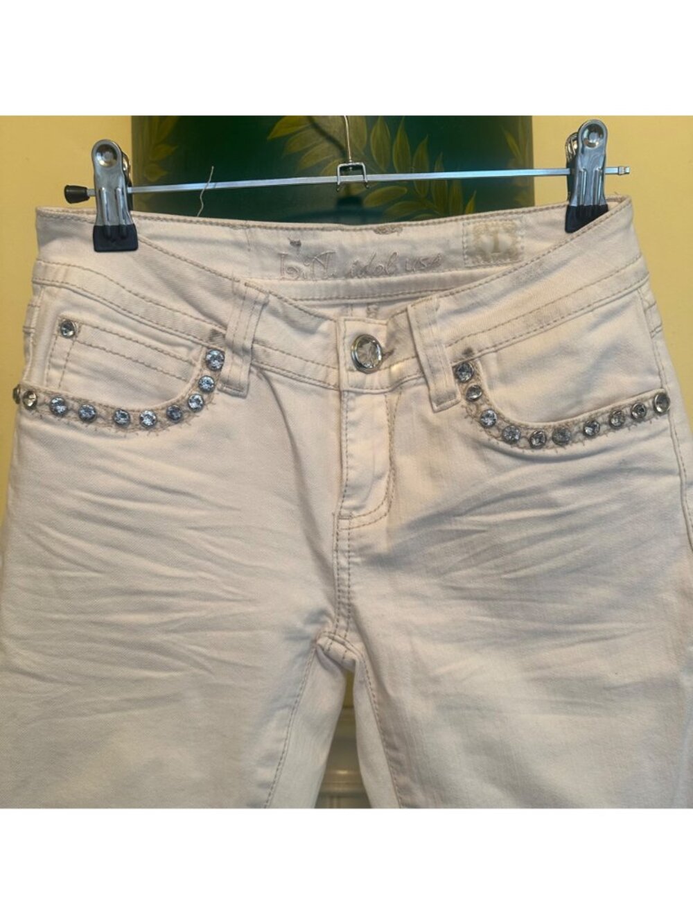 Miss Me Womens White Rhinestone-Embellished Straight-Leg Jeans Size 1 - Picture 2 of 8